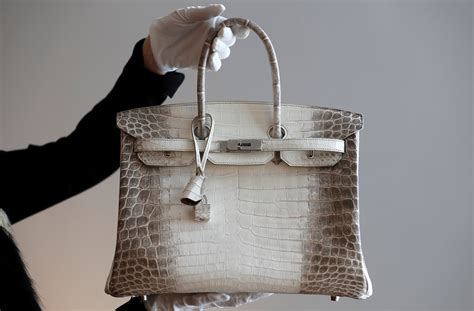 who makes the Birkin bag